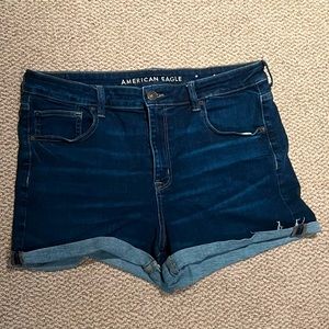 American Eagle Outfitters Jean Shorts
Size: 18